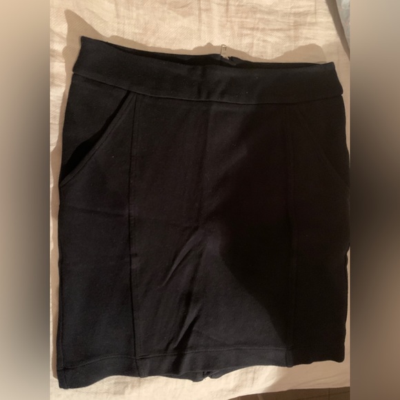 Esprit brand, size XS black stretchy skirt. Silver zipper along back. - Picture 3 of 5